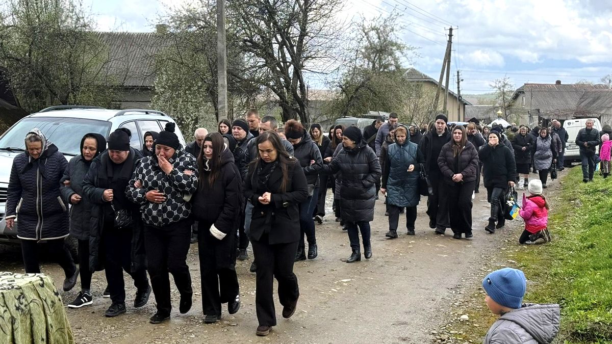 На Коломийщині відбувся чин похорону воїна Михайла Грабовського 4