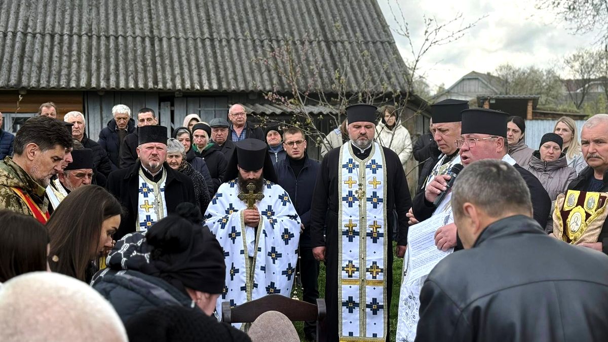На Коломийщині відбувся чин похорону воїна Михайла Грабовського 1