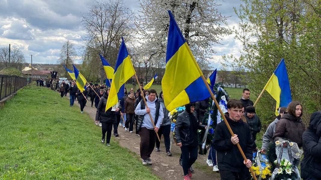 Городенківська громада навіки попрощалася із Героєм Володимиром Олійником 8