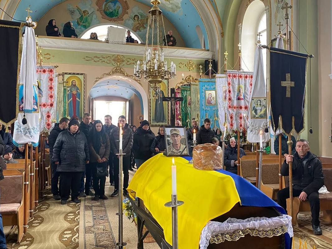 Городенківська громада навіки попрощалася із Героєм Володимиром Олійником 7