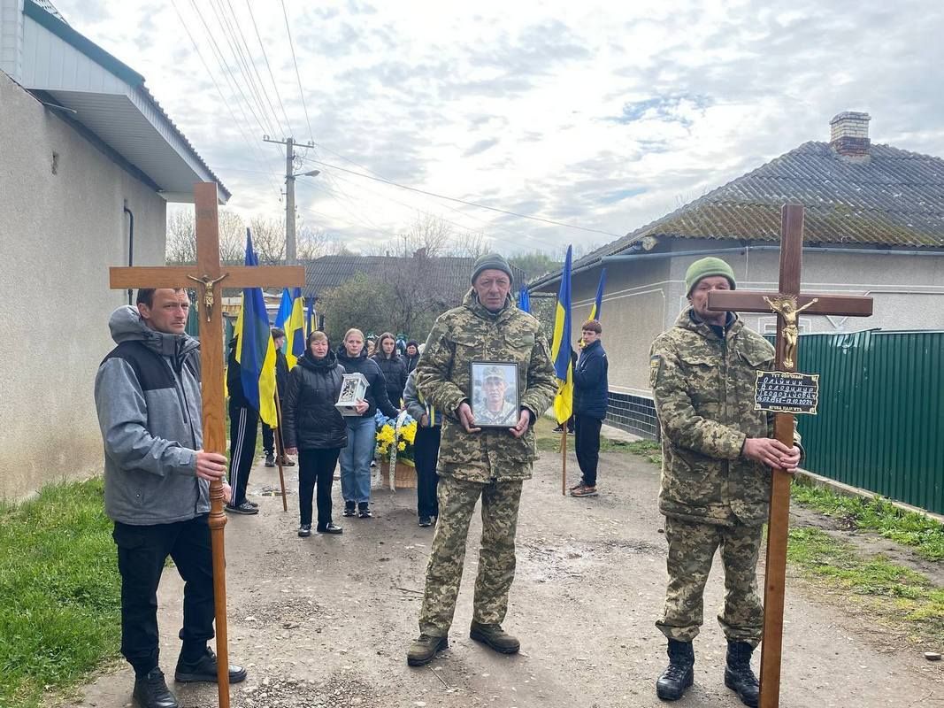 Городенківська громада навіки попрощалася із Героєм Володимиром Олійником 4