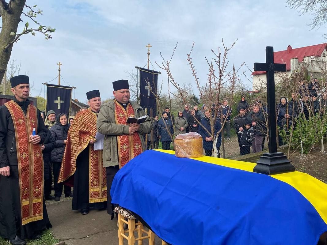 Городенківська громада навіки попрощалася із Героєм Володимиром Олійником 2