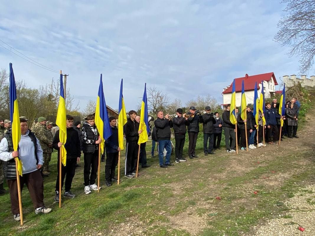 Городенківська громада навіки попрощалася із Героєм Володимиром Олійником 1