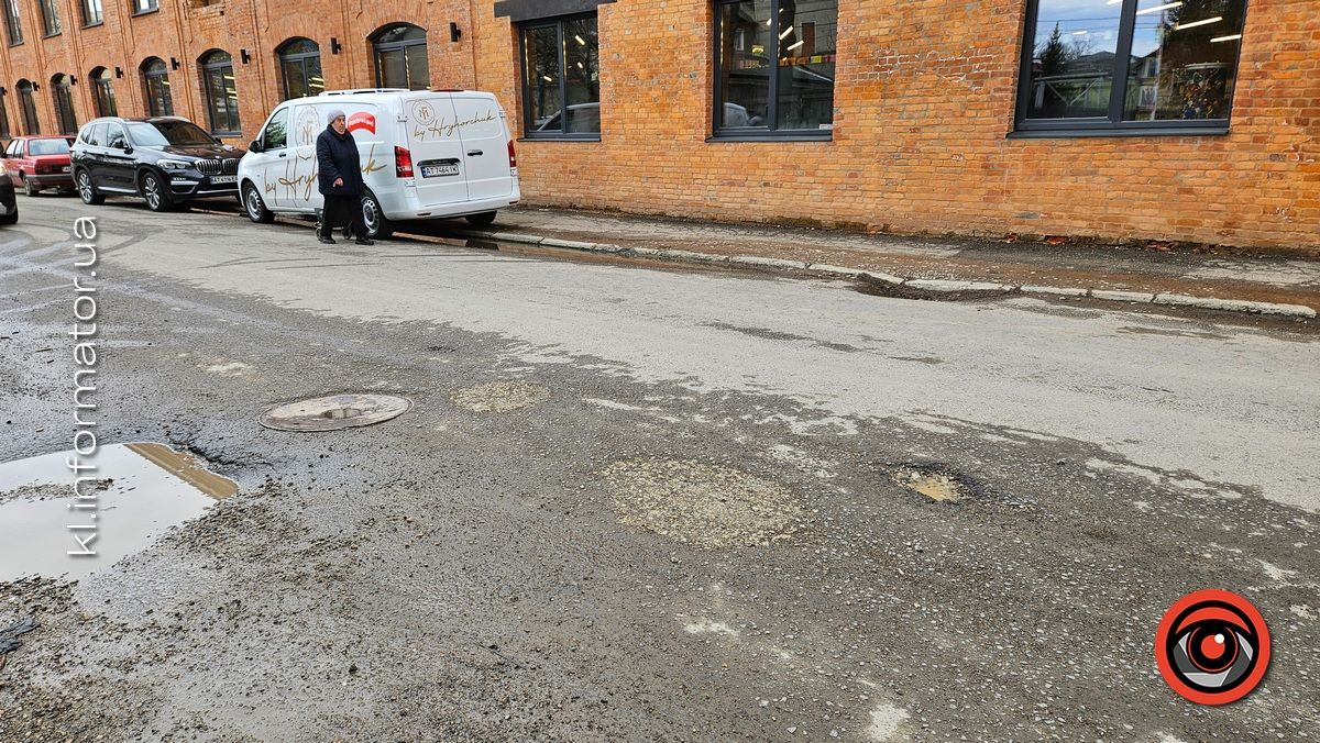 Чорновий-невічний: наскільки якісними були дорожні роботи на вул. о. Русина 9