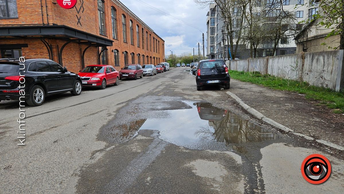 Чорновий-невічний: наскільки якісними були дорожні роботи на вул. о. Русина 6