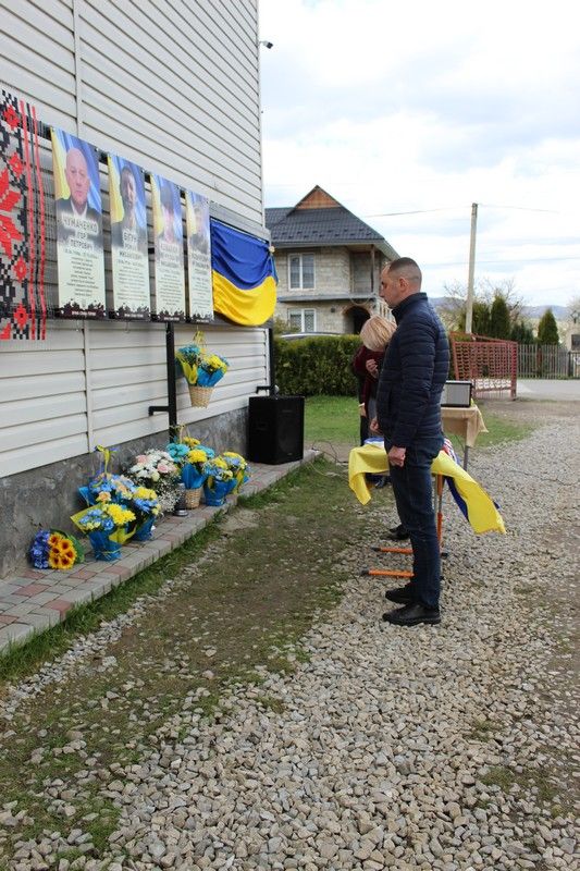 У Делятинській громаді відкрили меморіальні дошки полеглим захисникам 6