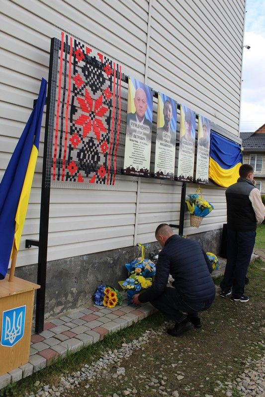 У Делятинській громаді відкрили меморіальні дошки полеглим захисникам 7
