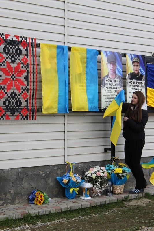 У Делятинській громаді відкрили меморіальні дошки полеглим захисникам 15