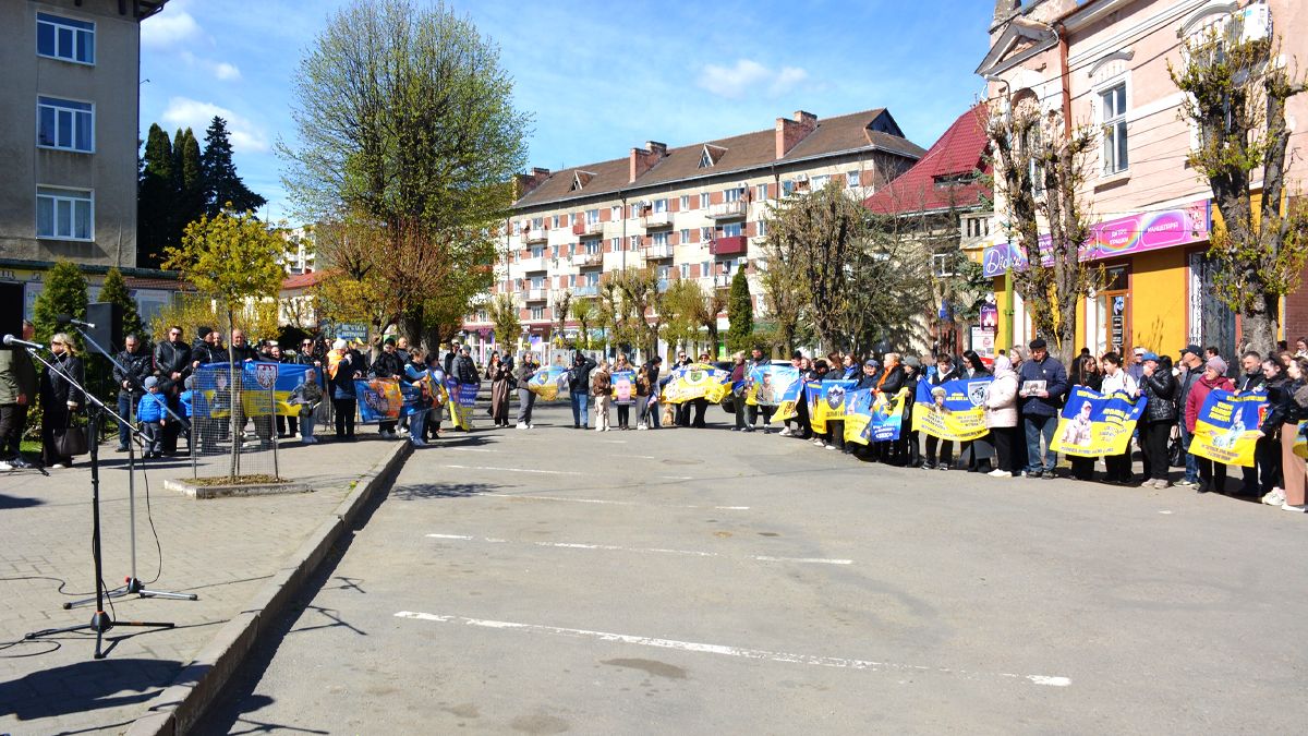 Пам'ятний знак "Серце Надії" відкрили у Надвірній 3