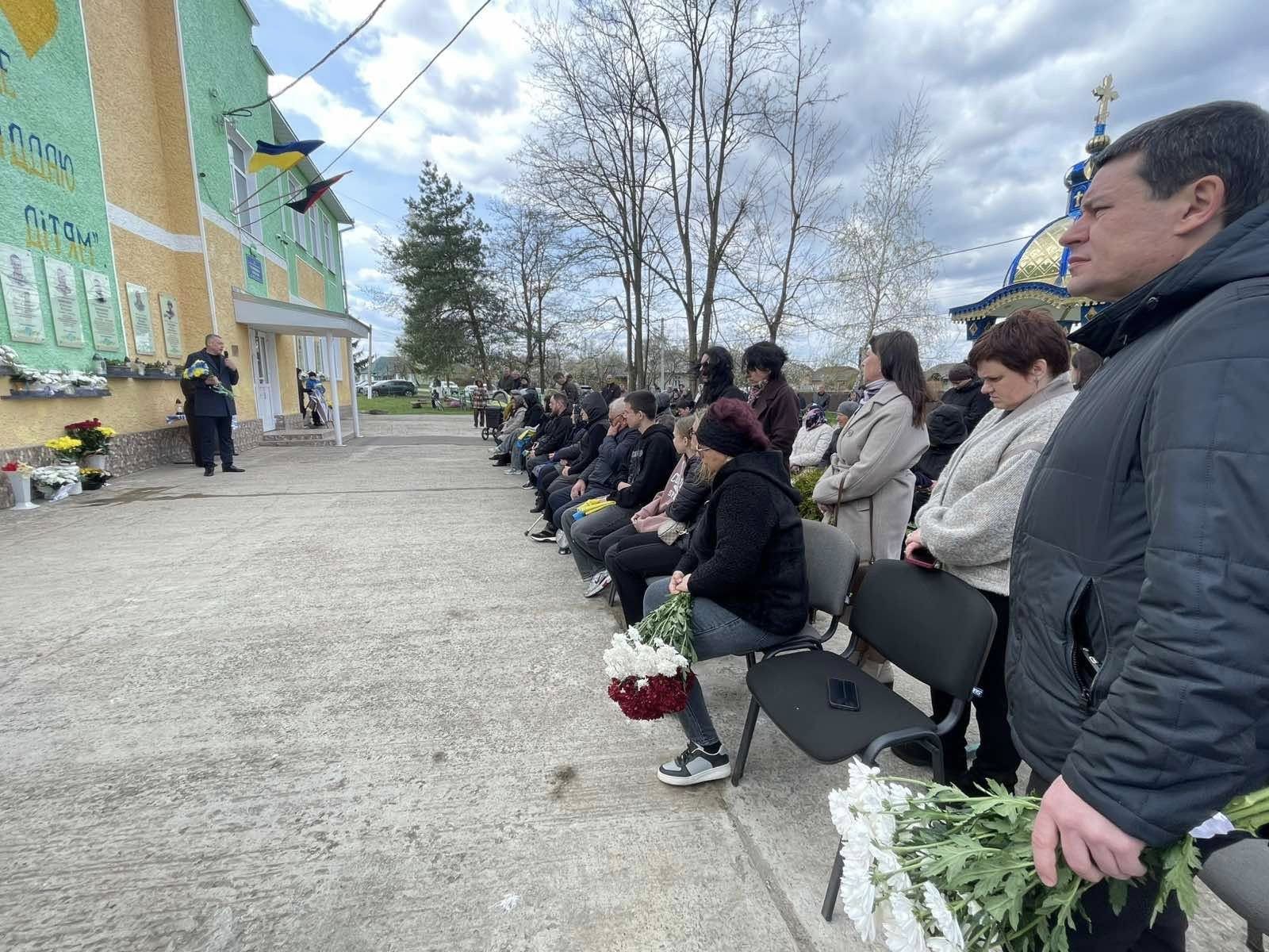 На Коломийщині відкрили меморіали загиблим воїнам 3