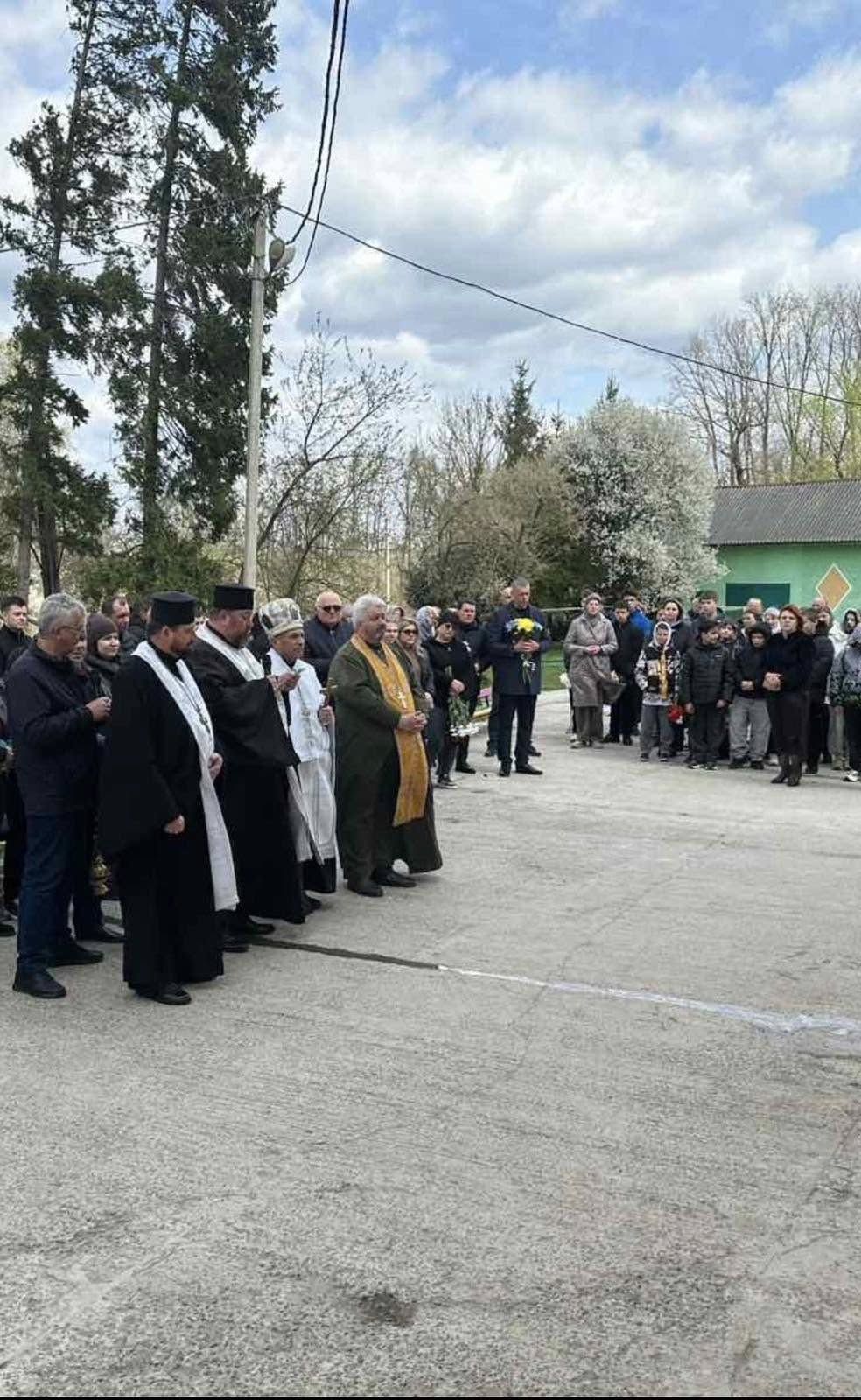 На Коломийщині відкрили меморіали загиблим воїнам 8