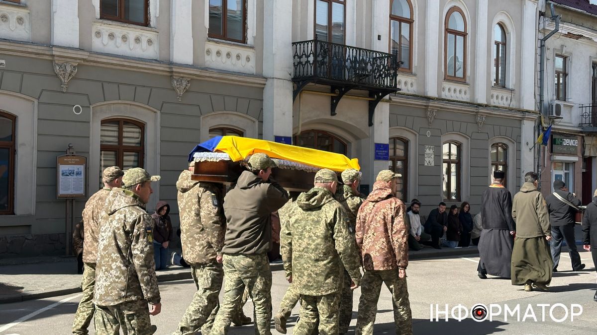 У Коломиї попрощалися із захисником Юрієм Фуриком 15
