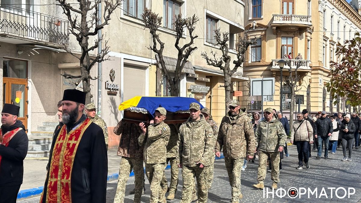 У Коломиї попрощалися із захисником Юрієм Фуриком 9