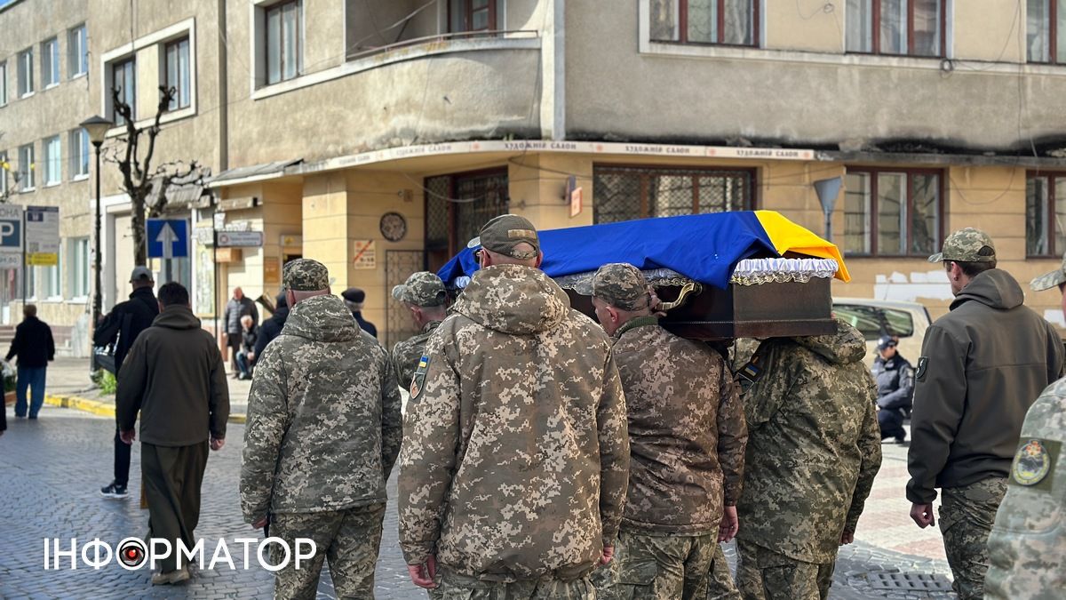 У Коломиї попрощалися із захисником Юрієм Фуриком 8