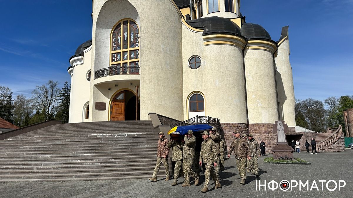 У Коломиї попрощалися із захисником Юрієм Фуриком 4