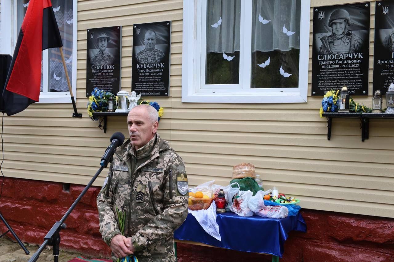 На Верховинщині освятили меморіали трьом полеглим воїнам 3