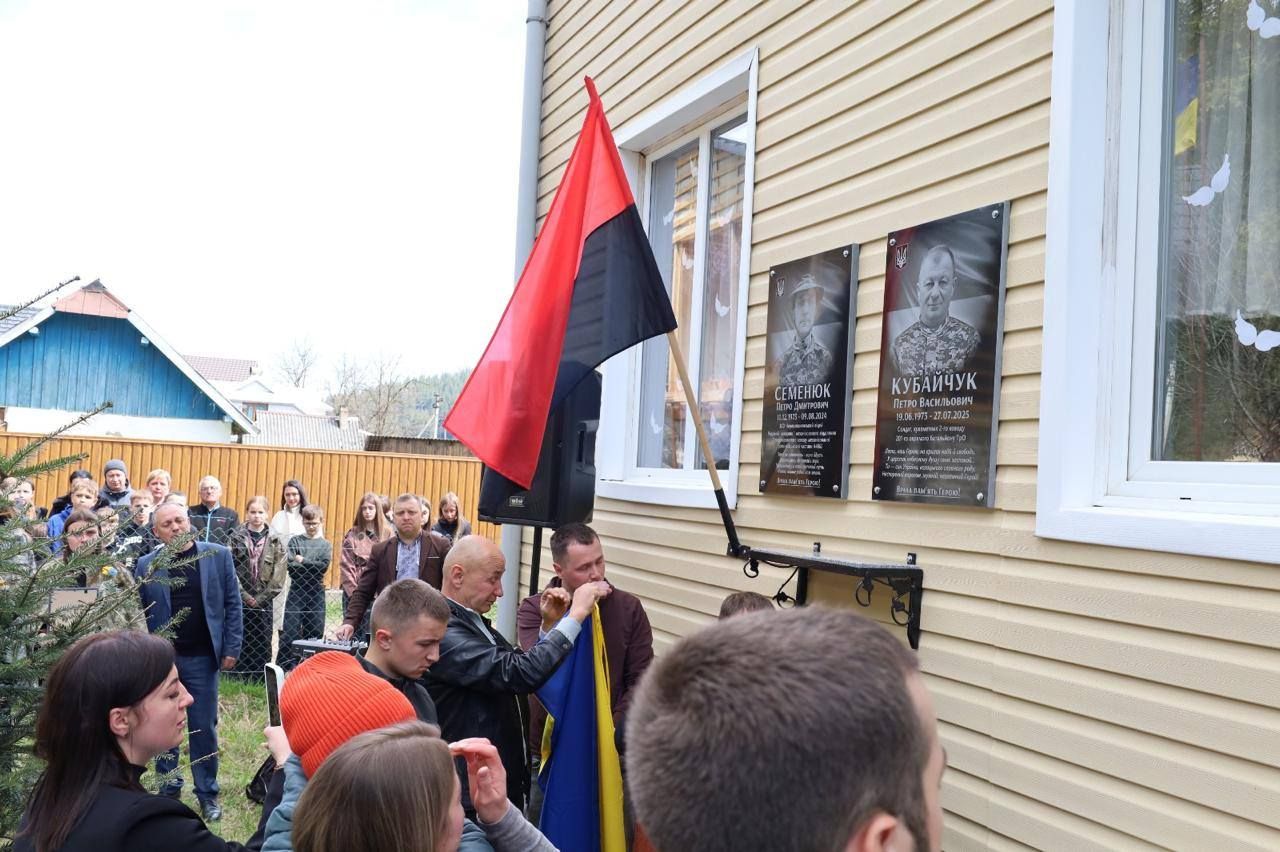 На Верховинщині освятили меморіали трьом полеглим воїнам 6