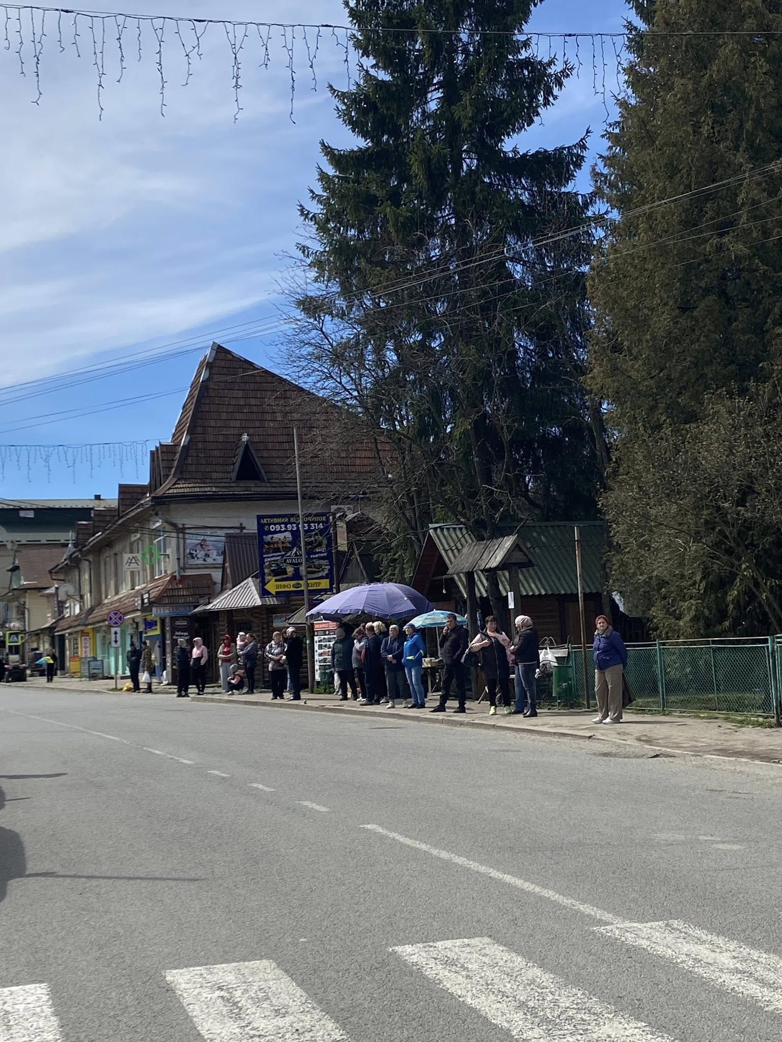 У Ворохті "на щиті" зустріли полеглого захисника Дмитра Станковича 5