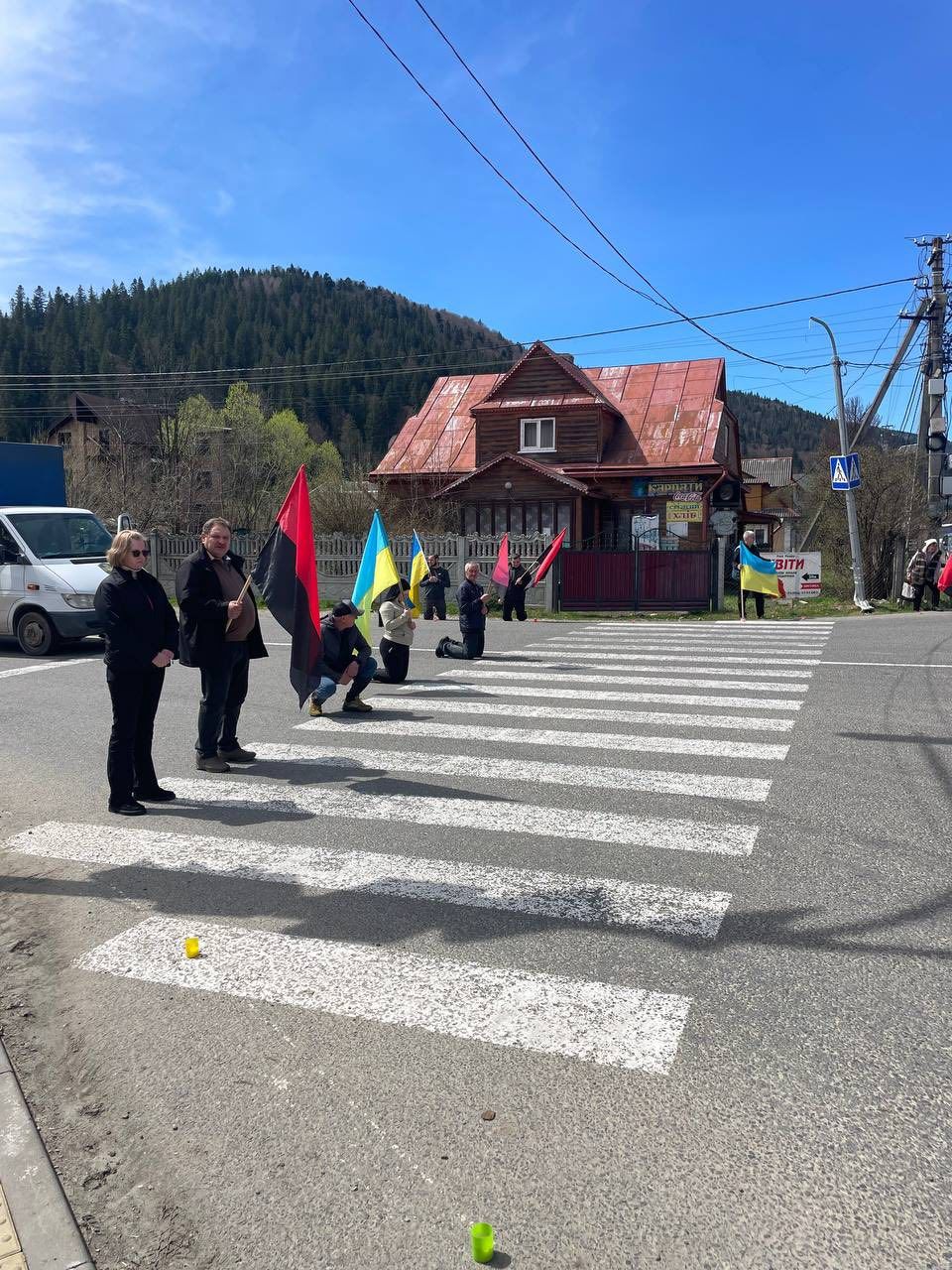 У Ворохті "на щиті" зустріли полеглого захисника Дмитра Станковича 9