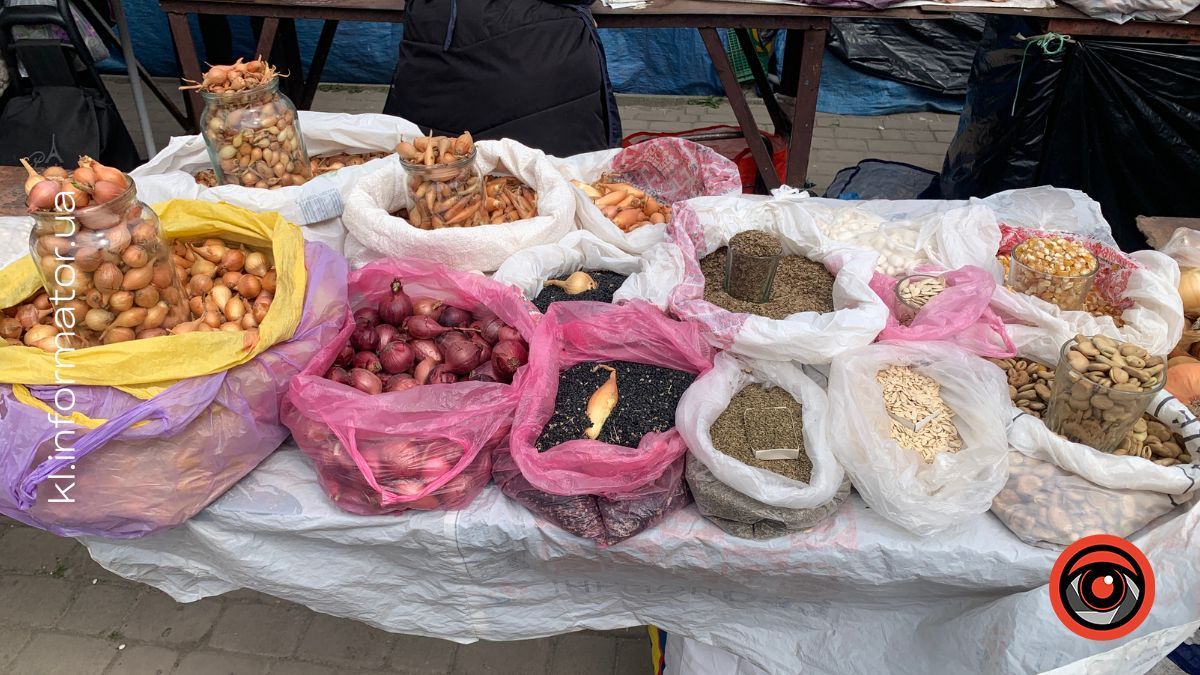 Весняний посів: скільки коштує насіння у Коломиї та які назви змушують усміхнутись 14