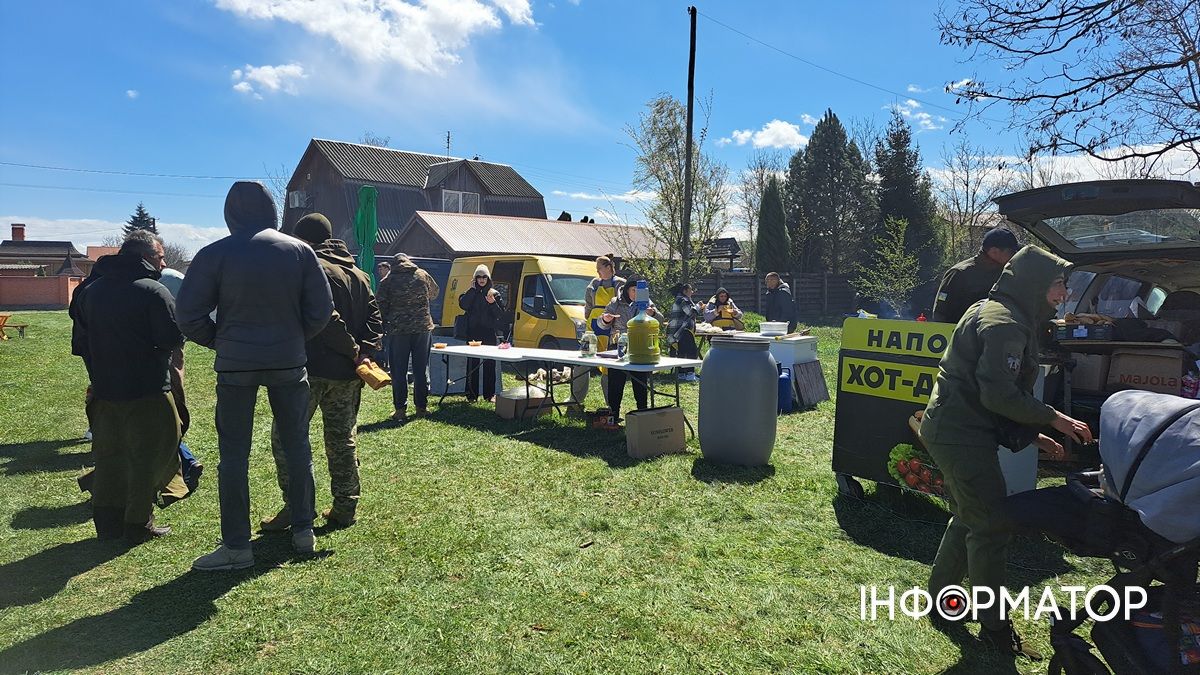 Автопробіг, футбол і аукціон: у Воскресінцях пройшов благодійний захід на підтримку військових 6