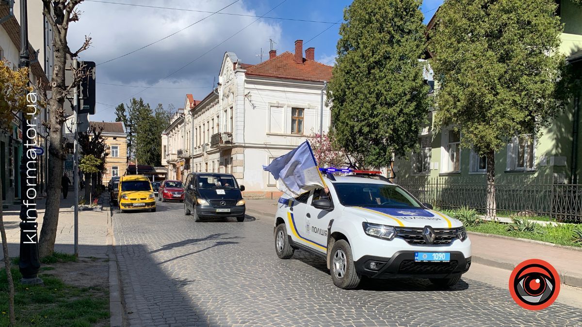 У Коломиї "на щиті" зустріли полеглого захисника Василя Подоляка 1