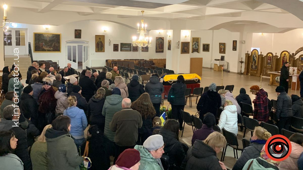 У Коломиї "на щиті" зустріли полеглого захисника Василя Подоляка 4