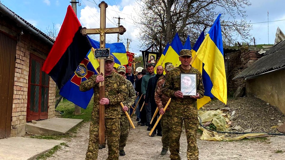 Назавжди 26: на Городенківщині попрощалися із захисником Русланом Піддубним 6