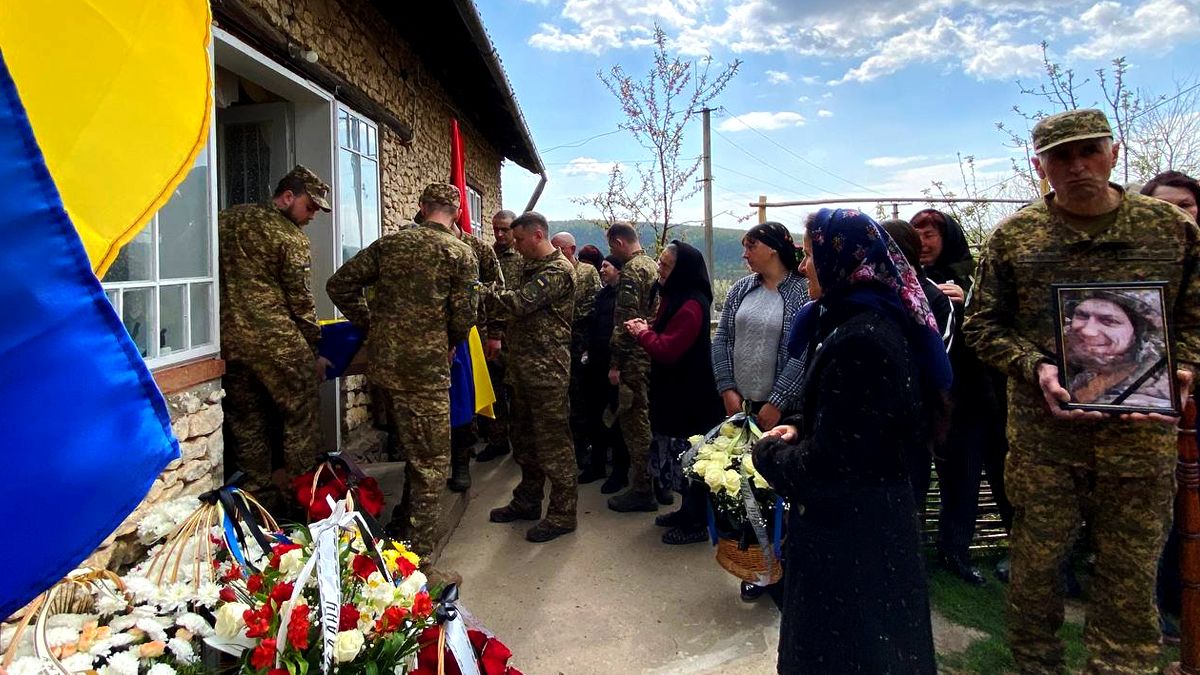 Назавжди 26: на Городенківщині попрощалися із захисником Русланом Піддубним 4