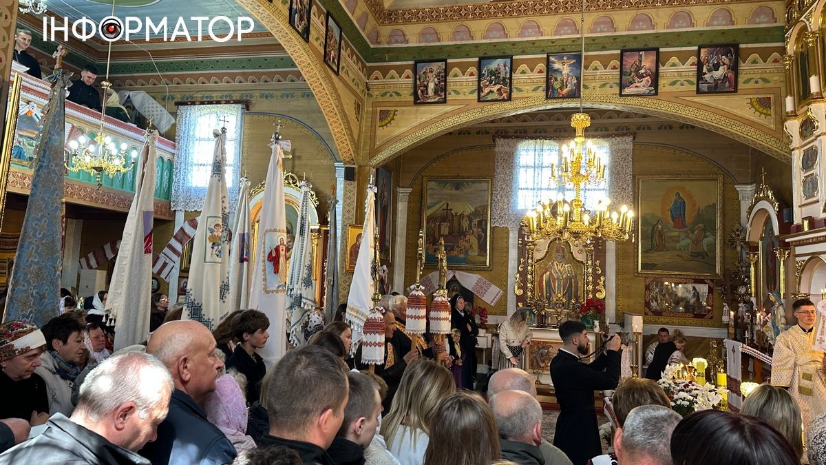 100 років молитви і віри: у селі Годи-Добровідка на Коломийщині відзначили ювілей храму св. Юрія 4