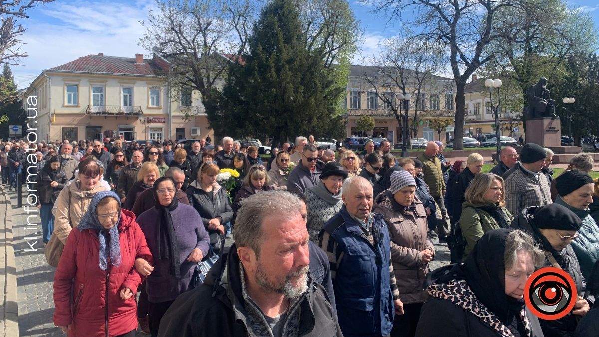 У Коломиї попрощалися із захисником Василем Подоляком 10