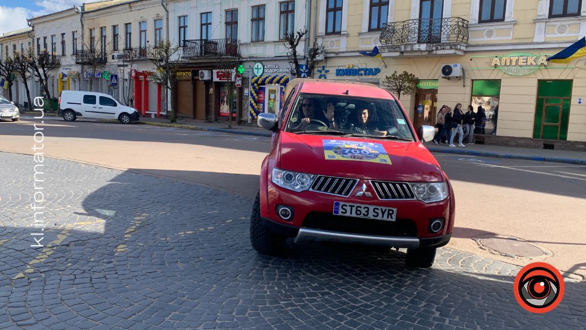 У Коломию прибув 16-й конвой автівок для ЗСУ 10