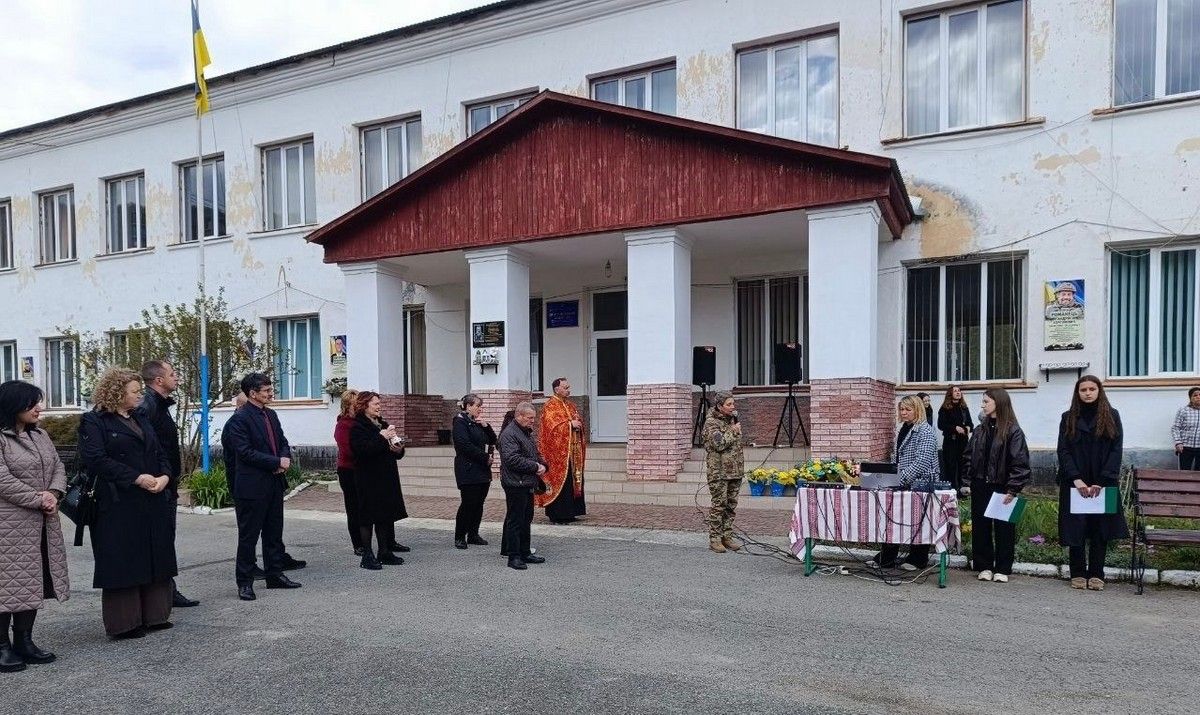 У Делятині відкрили меморіали трьом полеглим захисникам 5