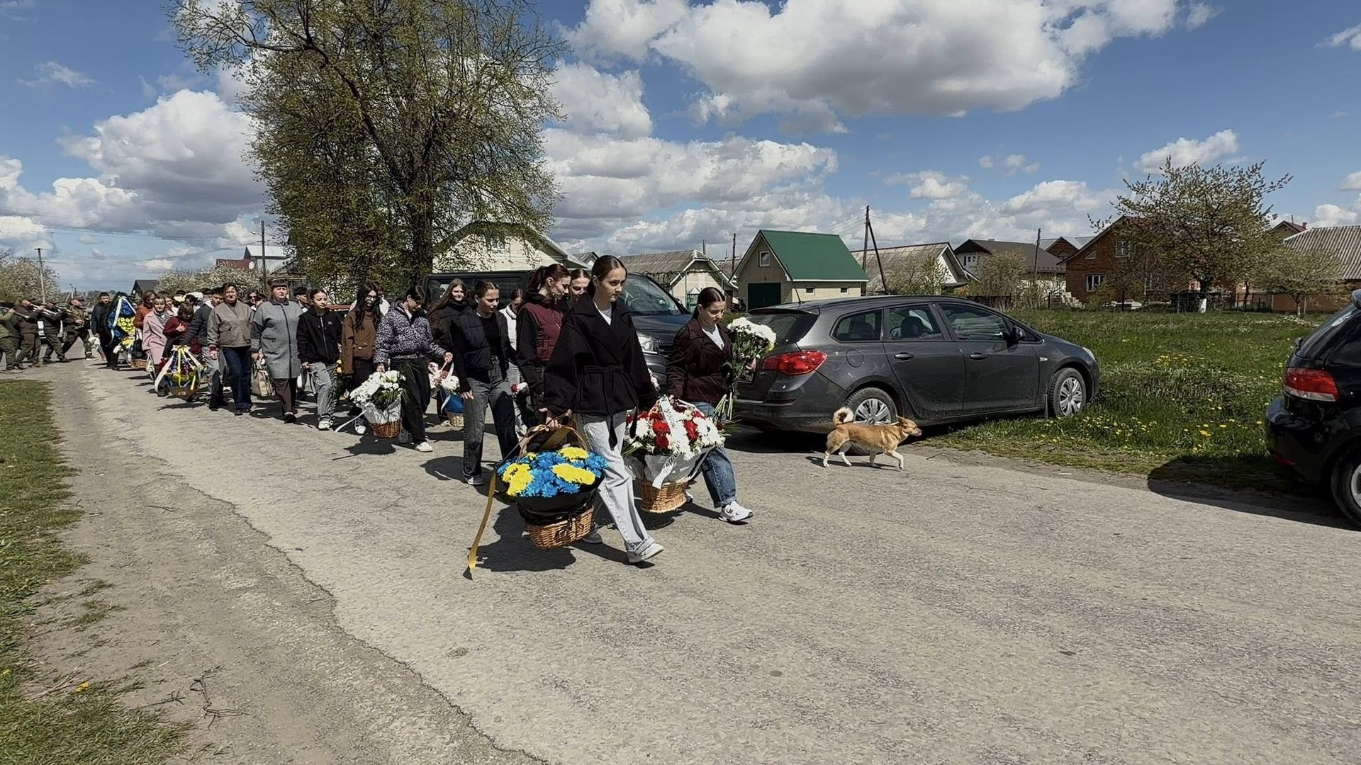 У Надвірнянській громаді провели в останню дорогу померлого воїна Ігоря Середюка 10