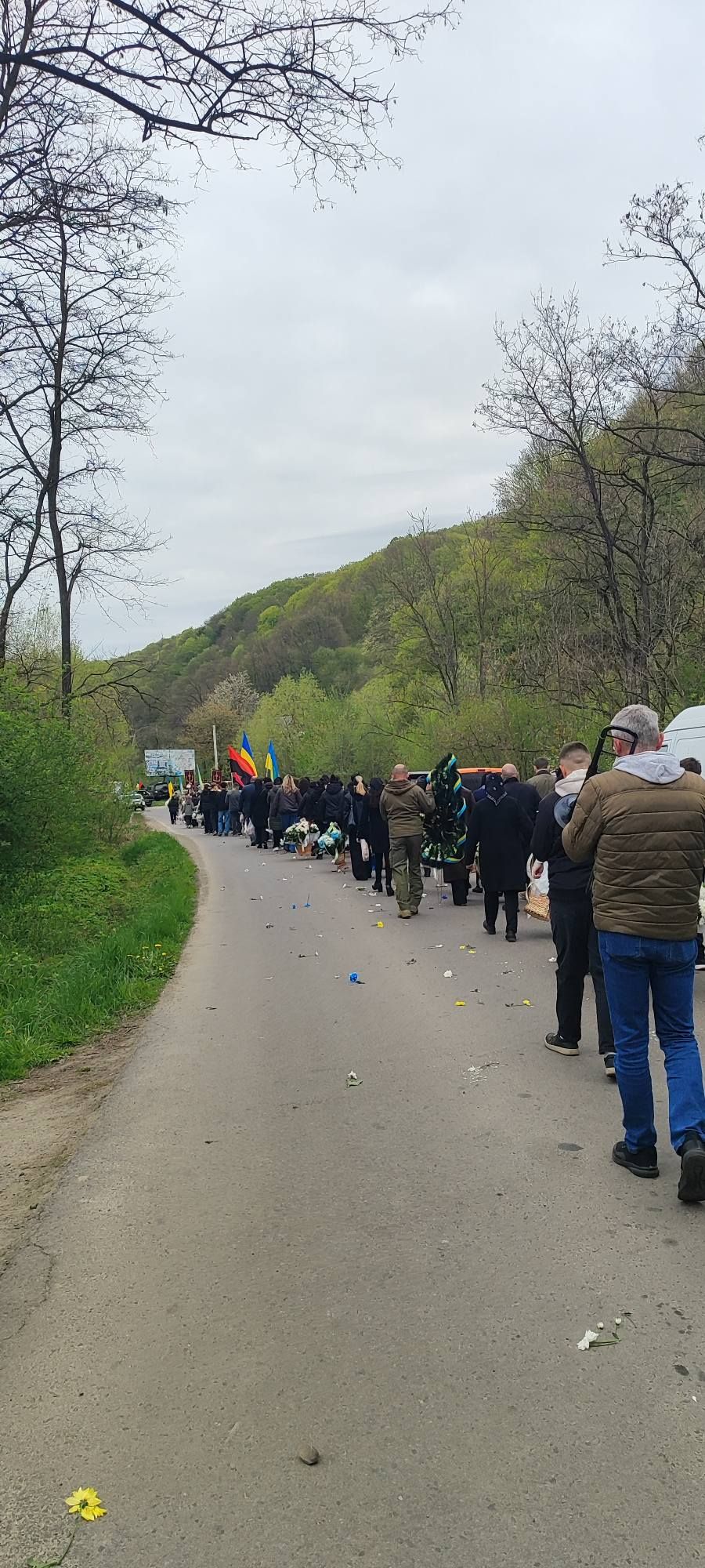 На Косівщині попрощались із загиблим Героєм Назаром Полюка 4