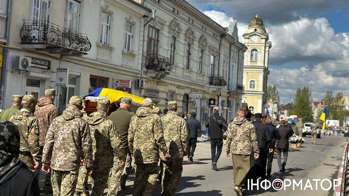 На вічний спочинок у Коломиї провели Героя Ярослава Гавригу 18
