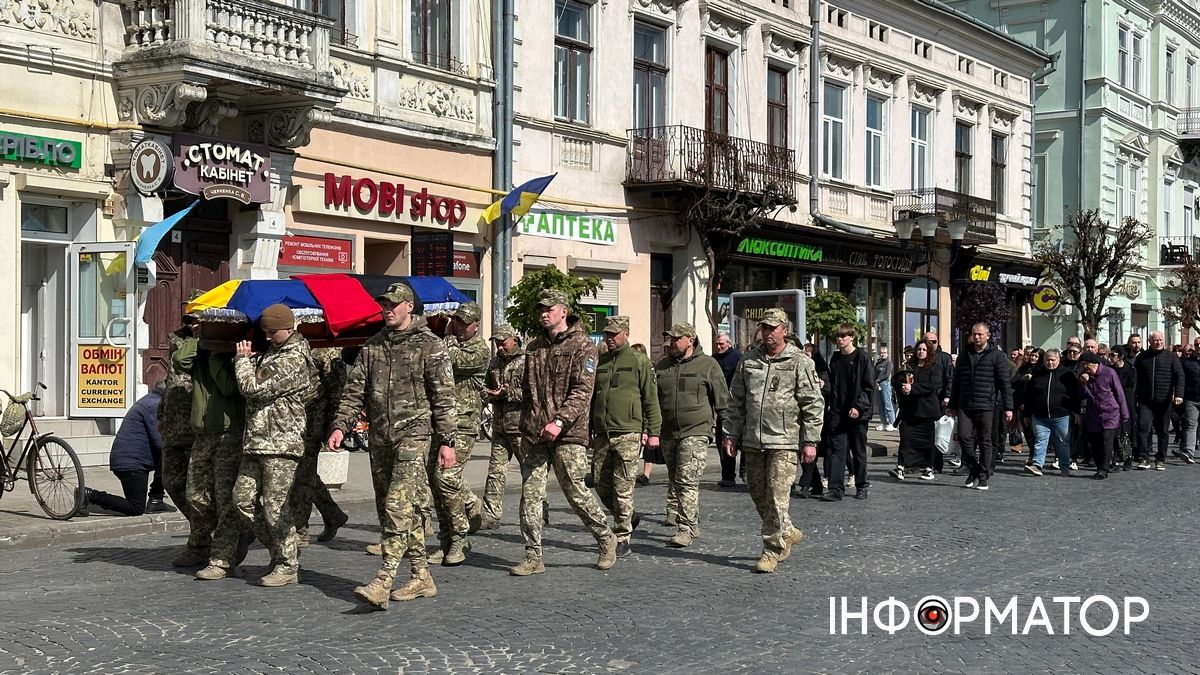 На вічний спочинок у Коломиї провели Героя Ярослава Гавригу 16