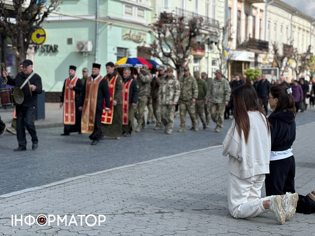 На вічний спочинок у Коломиї провели Героя Ярослава Гавригу 15