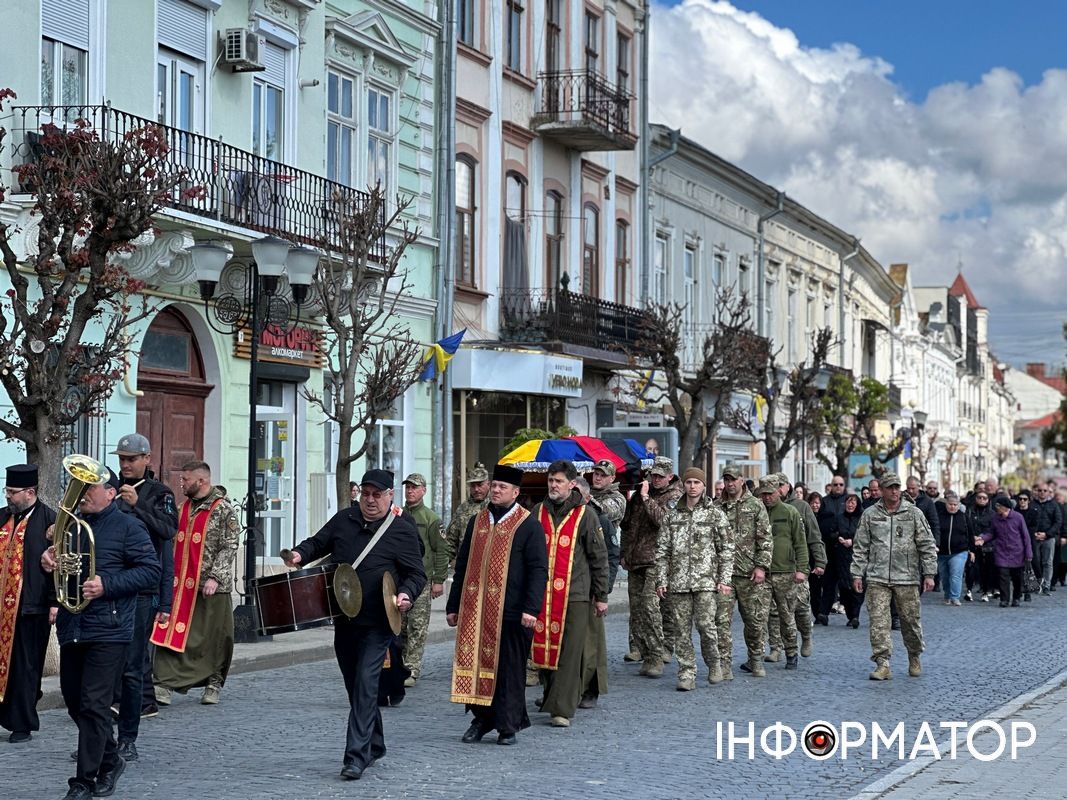 На вічний спочинок у Коломиї провели Героя Ярослава Гавригу 14