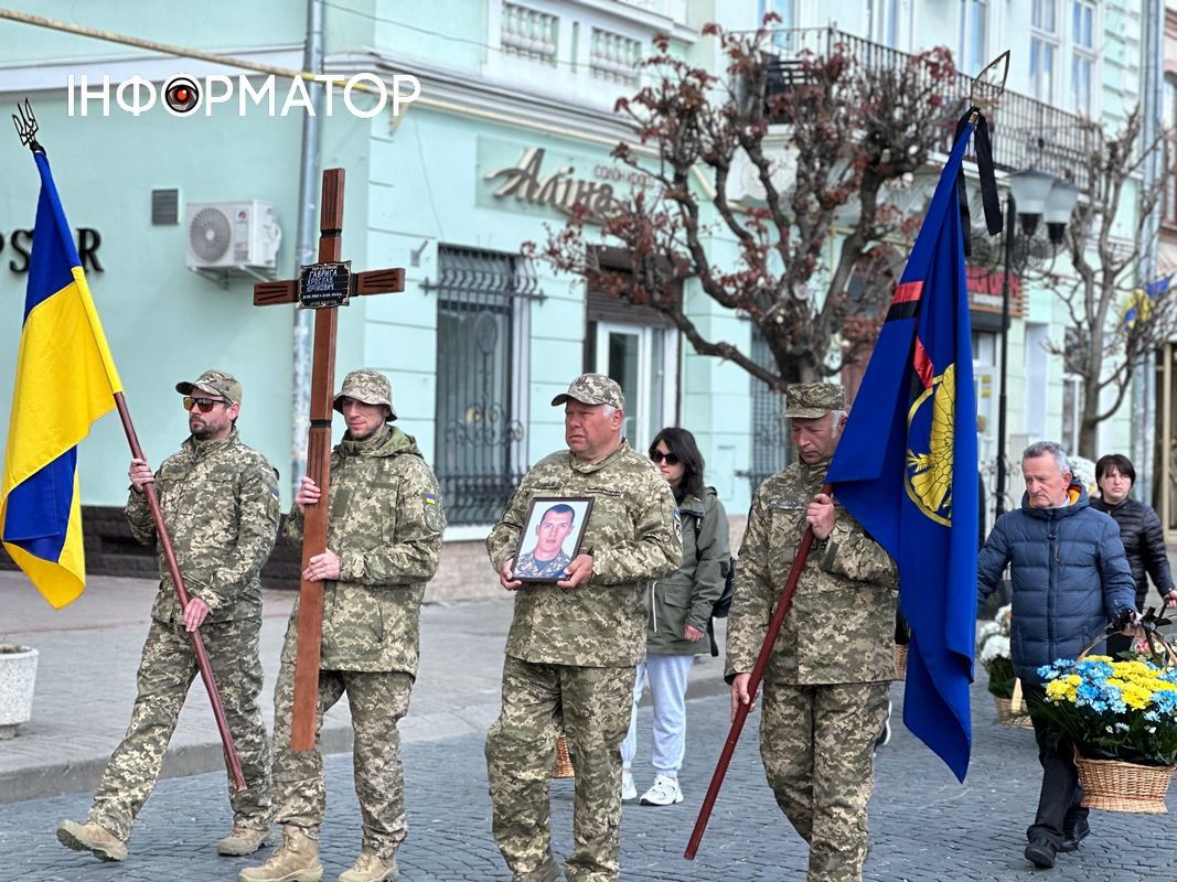 На вічний спочинок у Коломиї провели Героя Ярослава Гавригу 13
