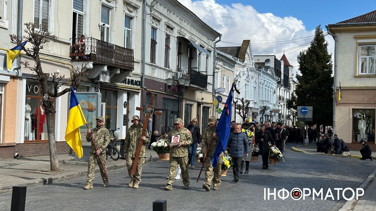 На вічний спочинок у Коломиї провели Героя Ярослава Гавригу 11