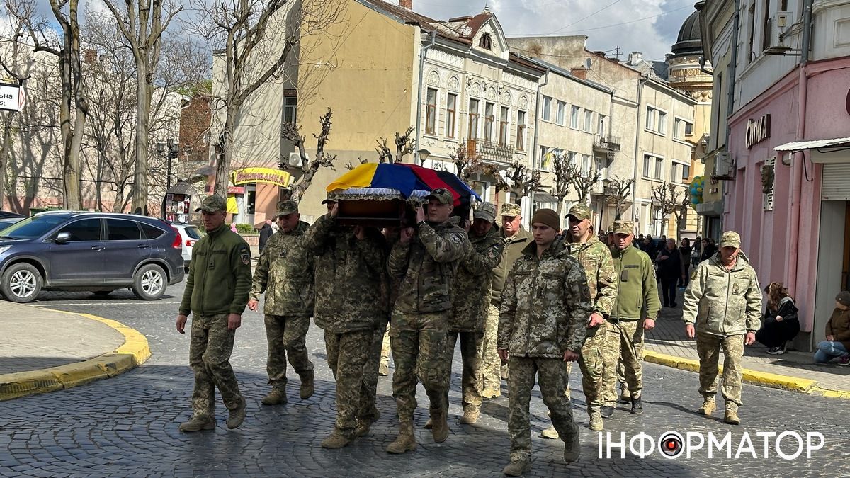 На вічний спочинок у Коломиї провели Героя Ярослава Гавригу 8
