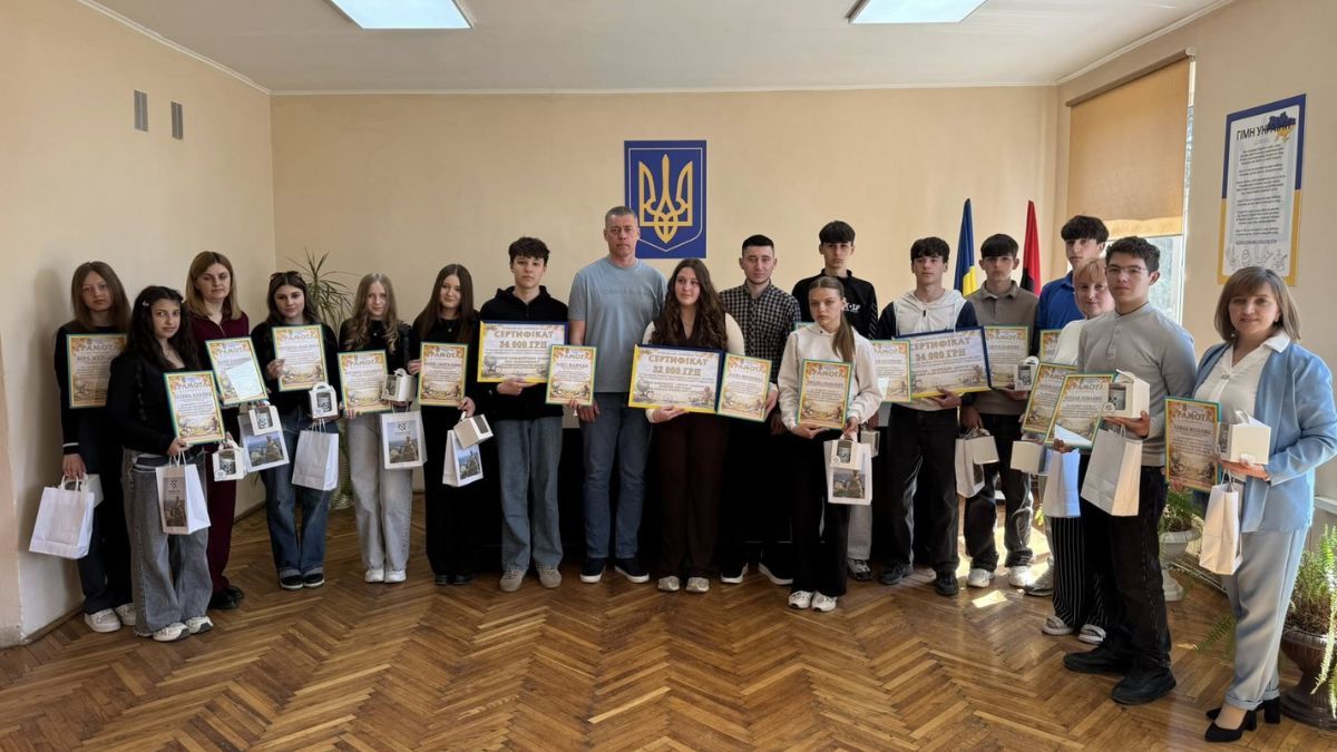 Ідеї школярів стануть реальністю: в Отинійській громаді нагородили переможців