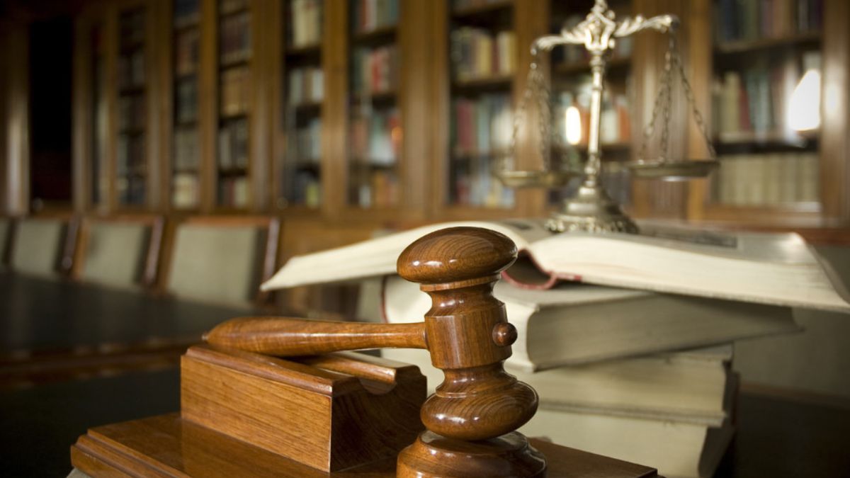 Військовослужбовець незаконно видобував гравій з річки: суд виніс вирок