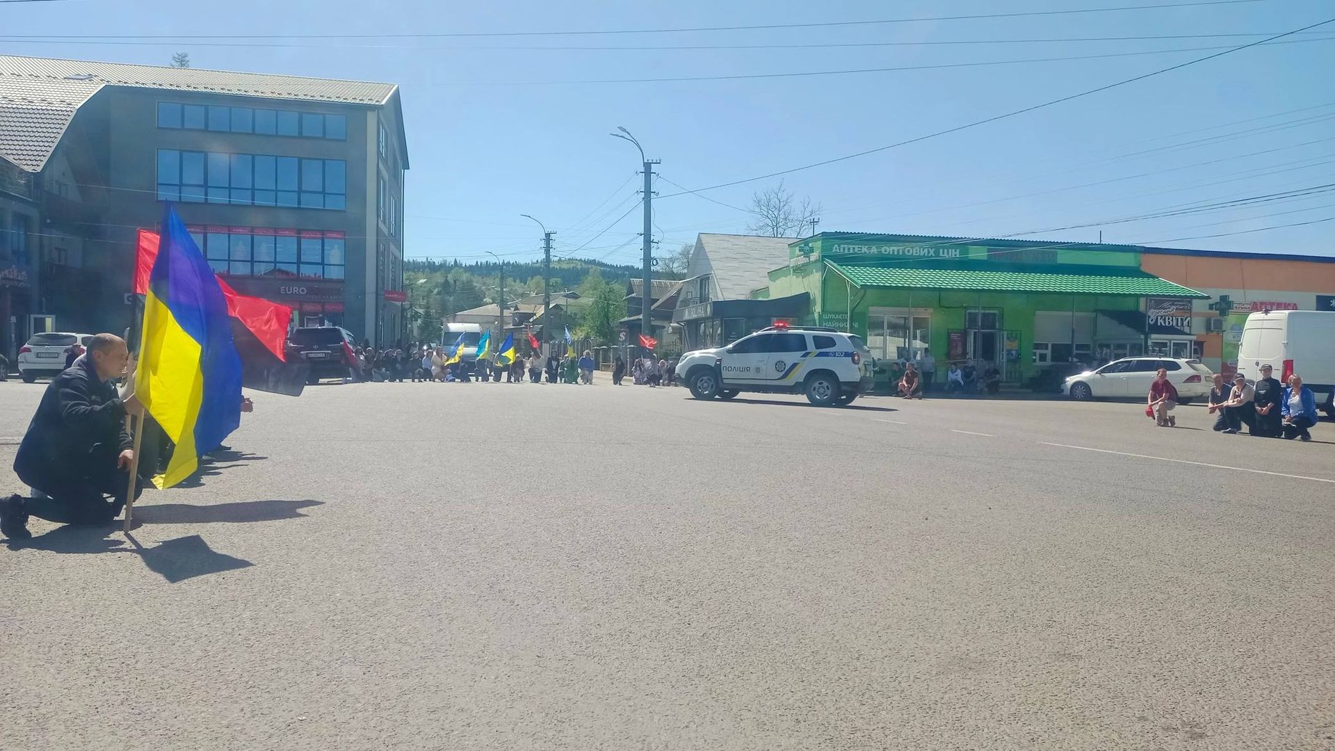 У Делятині "на щиті" зустріли полеглого захисника Кирила Чередниченко 6