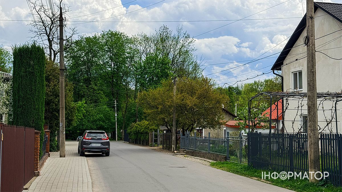 Весняна Коломия: як виглядають вулиці та парк міста у зелених шатах 9