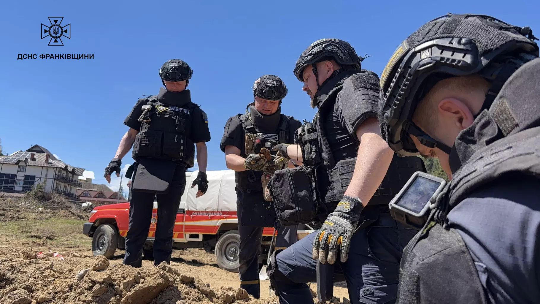Понад пів тисячі вибухівок у землі: у Поляниці виявили цілий арсенал часів Другої світової війни 9