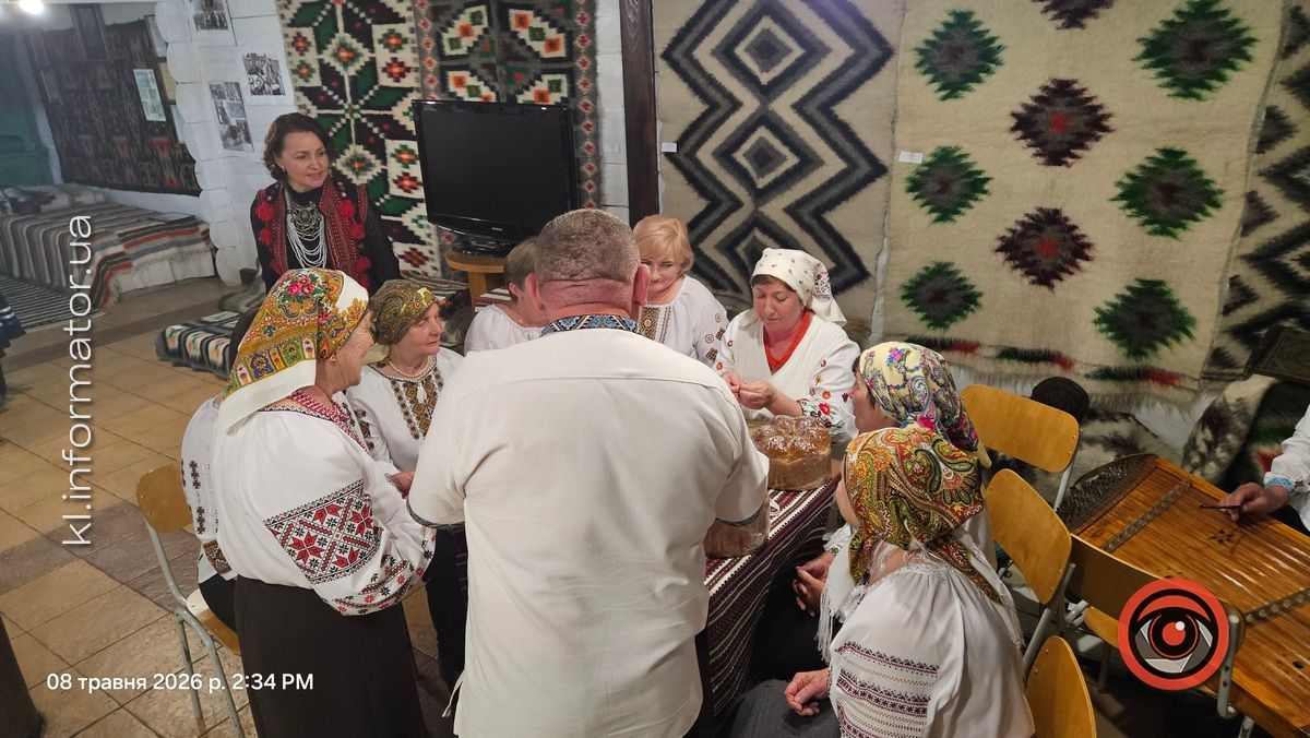 Весільні традиції Саджавки, Іванівців та Ланчина зібрала у книгу Лідія Андрійчук 12