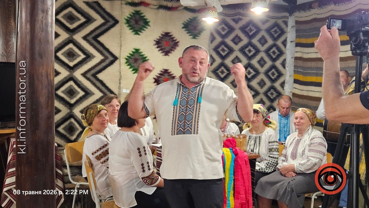Весільні традиції Саджавки, Іванівців та Ланчина зібрала у книгу Лідія Андрійчук 1