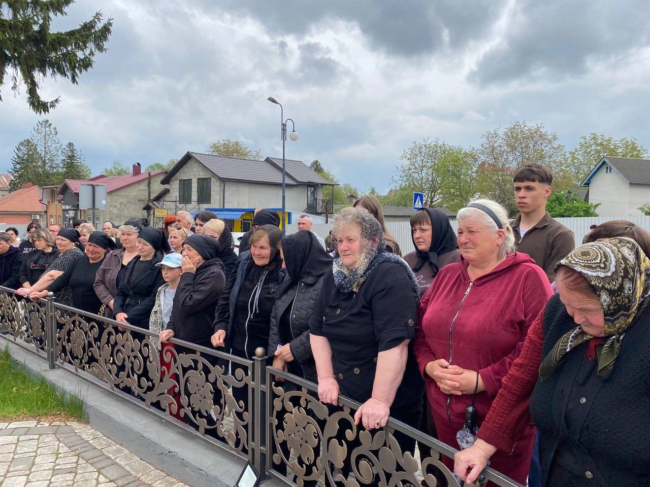 Городенківська громада на колінах зустріла полеглого Героя Миколу Чупруна 7